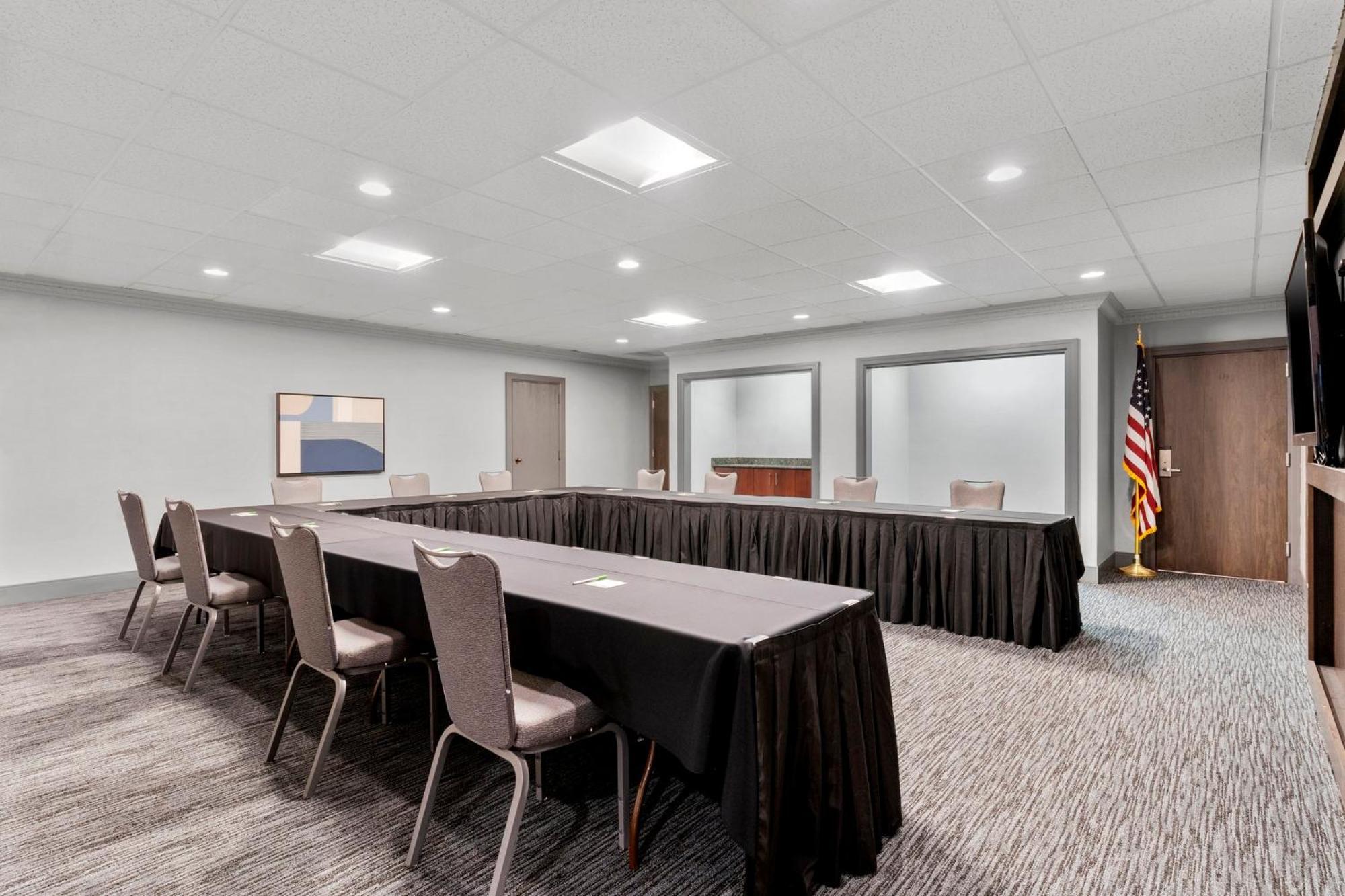 Holiday Inn Dubuque/Galena By Ihg Exterior foto