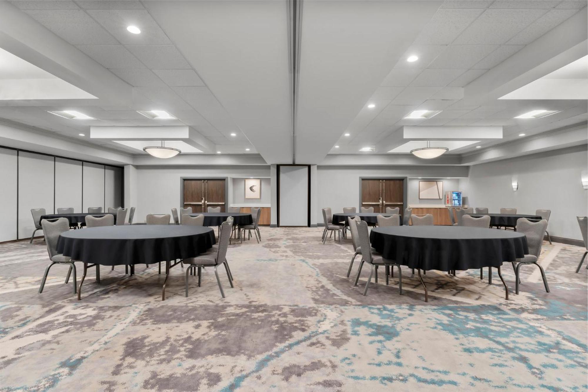 Holiday Inn Dubuque/Galena By Ihg Exterior foto