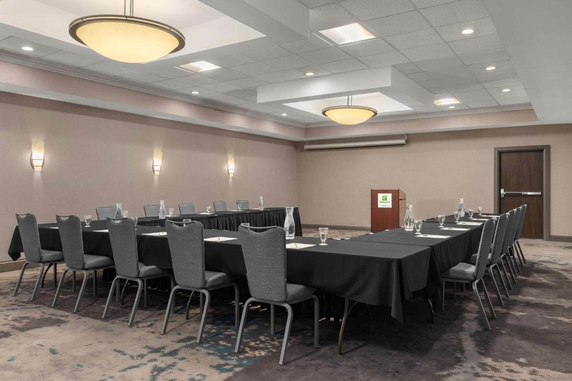 Holiday Inn Dubuque/Galena By Ihg Exterior foto