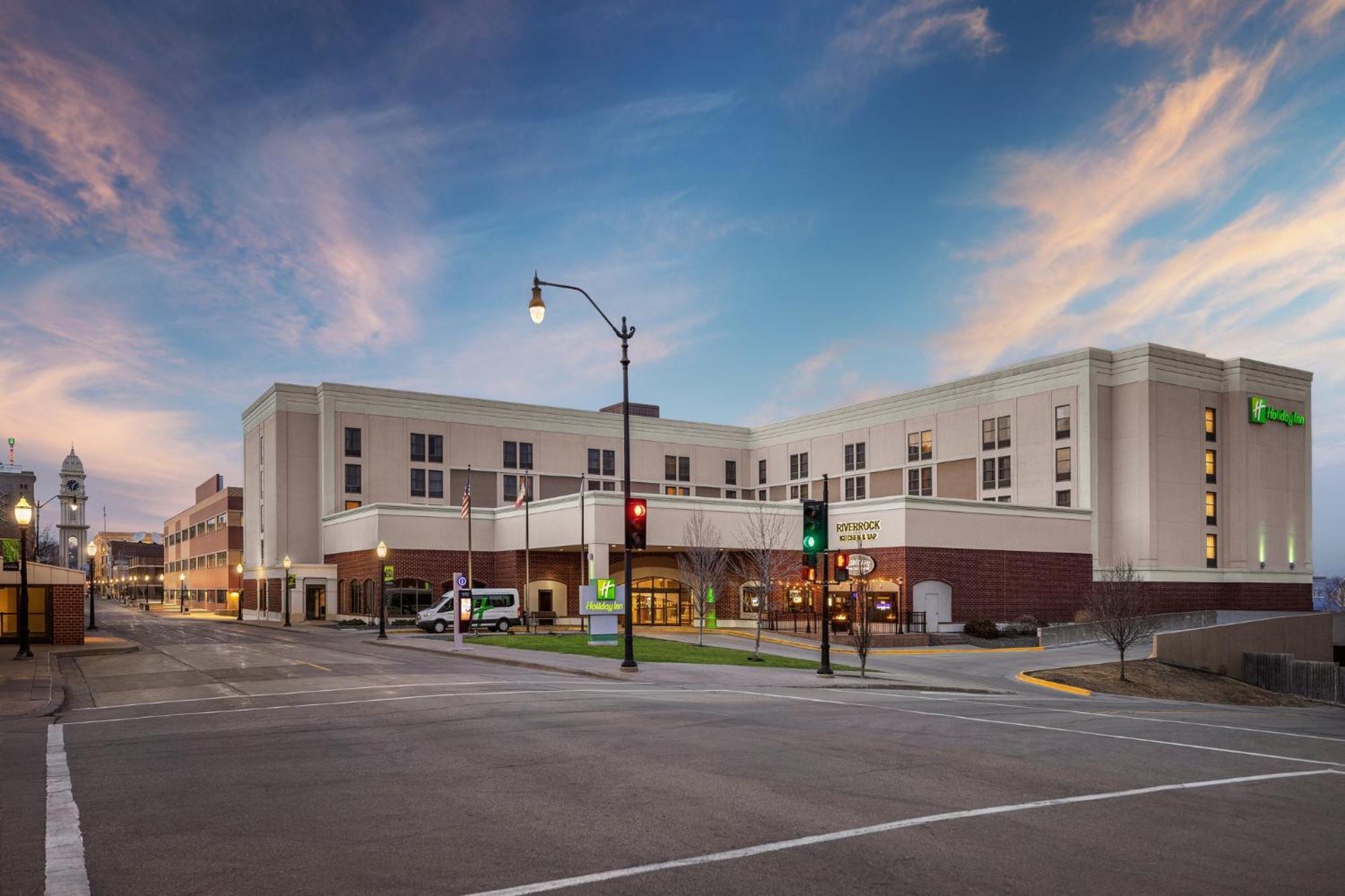 Holiday Inn Dubuque/Galena By Ihg Exterior foto